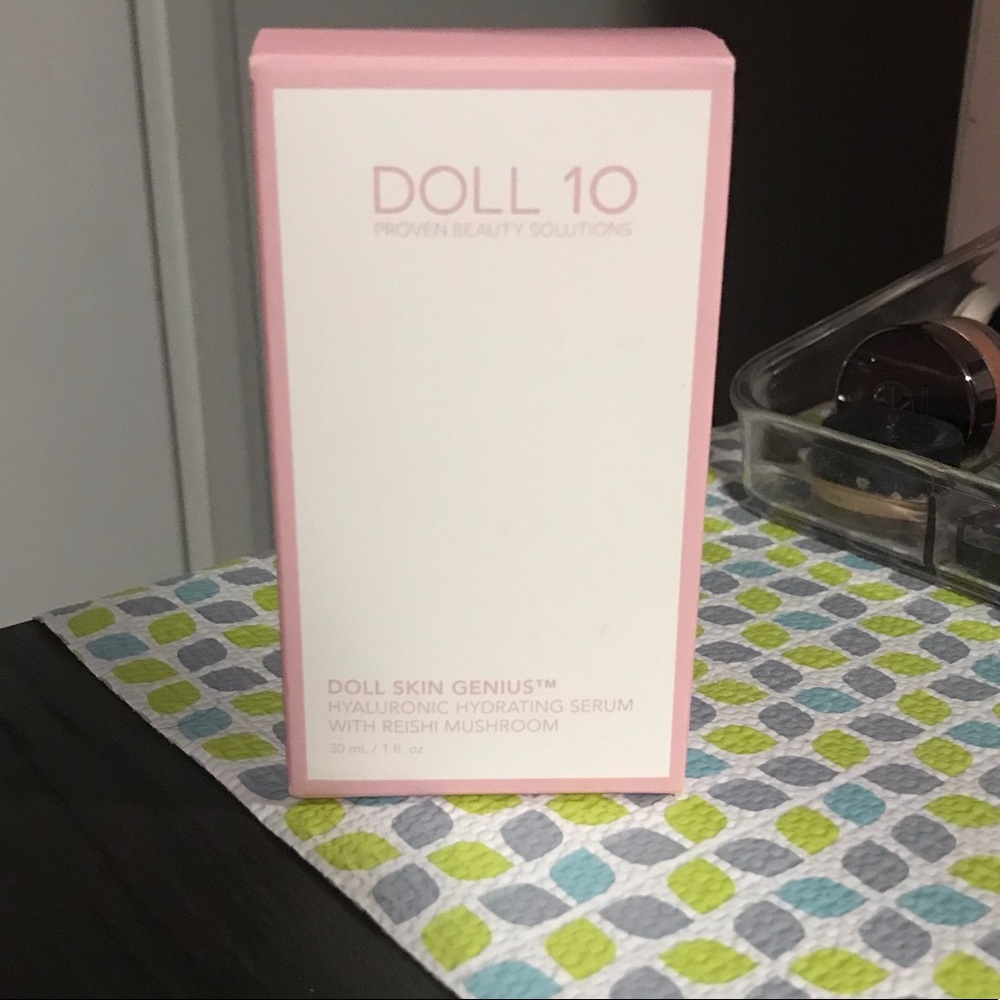 DOLL SKIN GENIUS™
HYALURONIC & REISHI MUSHROOM REPAIRING SERUM
